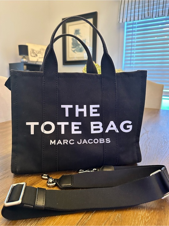Marc Jacobs Handbags - Marc Jacobs “The Tote Bag”